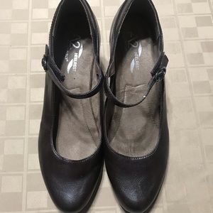 A2 Aerosoles‎ Brown 2.5” Cone Heel Adjustable Strap